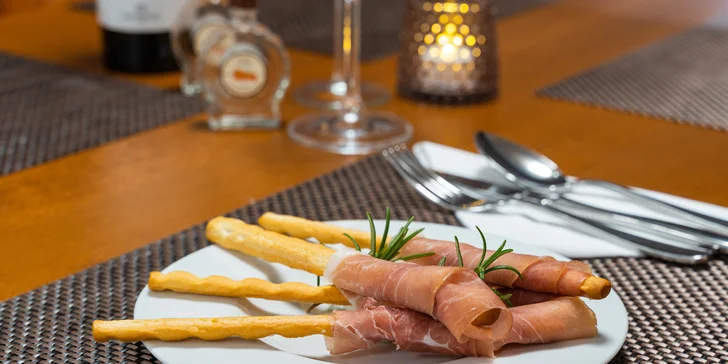 Romantika ve dvou: 100 minut v privátním wellness, víno a až 15chodové italské menu
