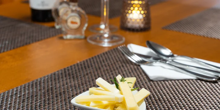 Romantika ve dvou: 100 minut v privátním wellness, víno a až 15chodové italské menu