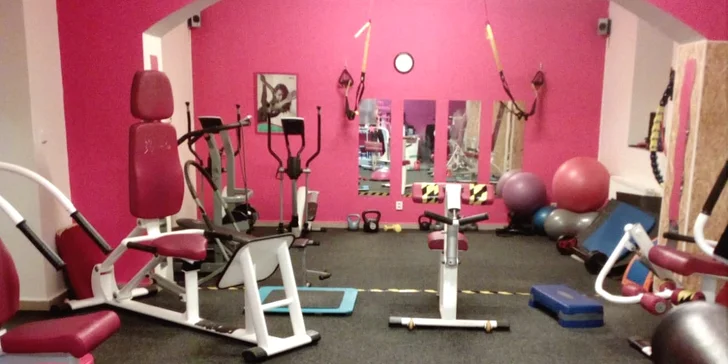 Balíček 3, 7 a 10 jednodenních vstupů do dámského fitness AURA Fit