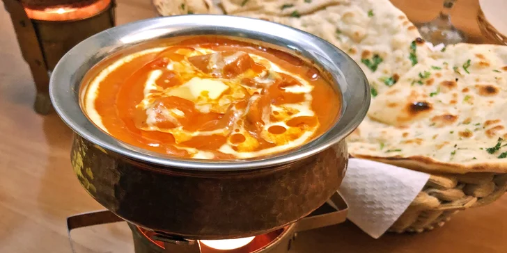 Indické menu pro 1 nebo 2 osoby: předkrm, masový nebo vegetariánský hlavní chod a lassi