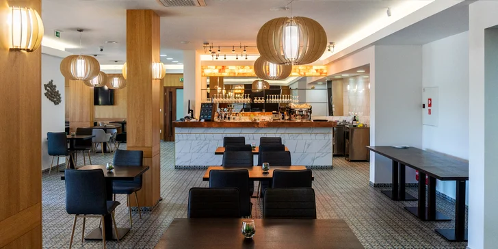 Dovolená na Slovensku: hotel u jezera, polopenze a neomezený wellness