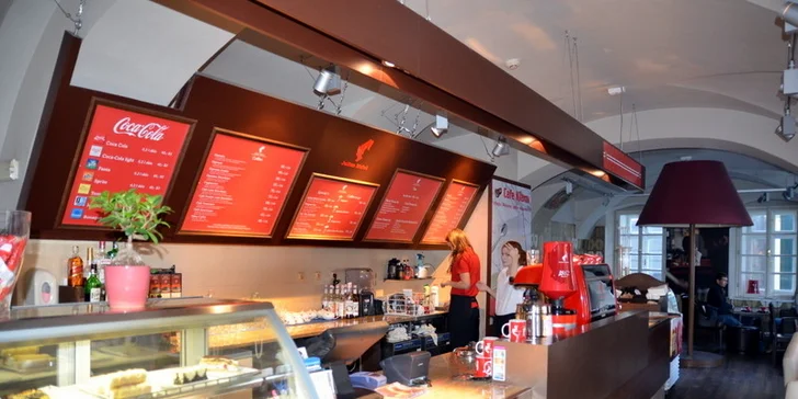 2 medovníky a 2 svařená vína v Cafe Klárov