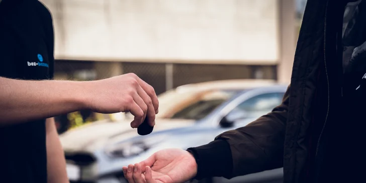 Mytí karoserie, čištění interiéru, kompletní péče i možnost nafocení