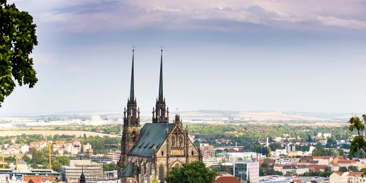 Pobyt ve 4* hotelu v Brně pro páry i rodiny: jídlo, relax v sauně i vstupenky do BRuNo family parku