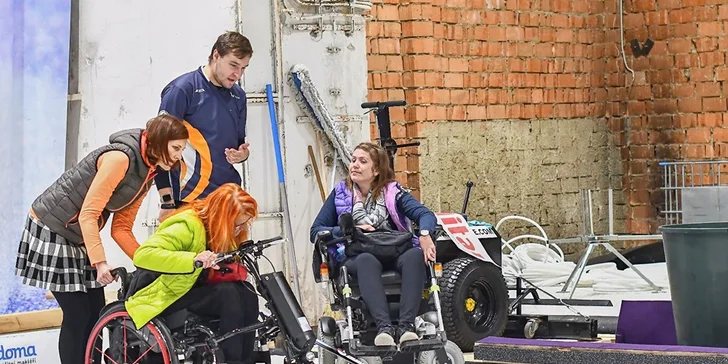 2hod. curlingové lekce pro začátečníky i zkušené: teorie, hra i pomoc instruktora