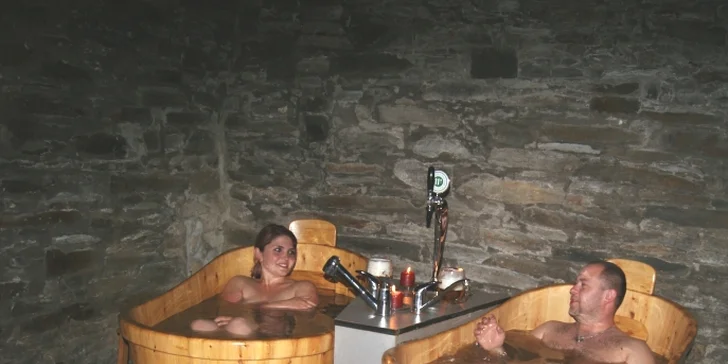 Privátní pivní wellness: koupel, neomezená konzumace piva a infrasauna
