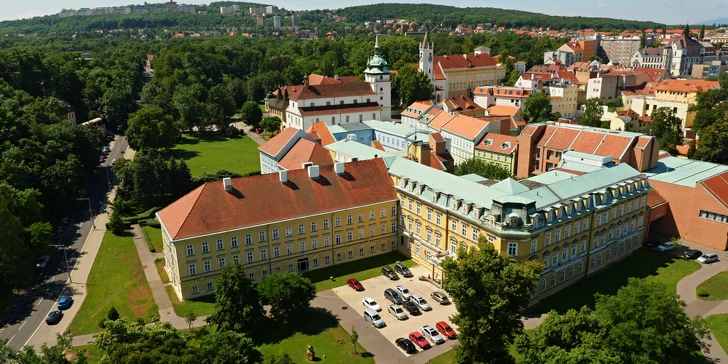 Relaxační pobyt v lázeňském domě Beethoven: snídaně nebo polopenze, vstup do Thermalia i procedury
