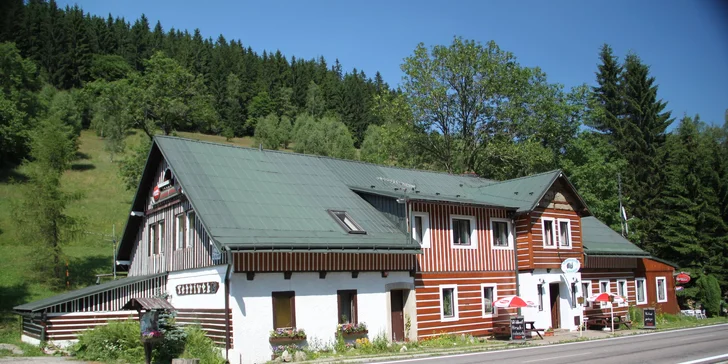 Aktivní pobyt s polopenzí v Peci pod Sněžkou: zimní lyžovačka nebo túry