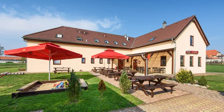 Relax pro dva na jihu Čech: snídaně i polopenze s degustační večeří, privátní wellness