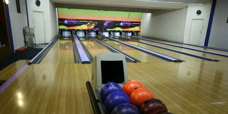 Hodina bowlingu + pivo v Bowle&Bowling