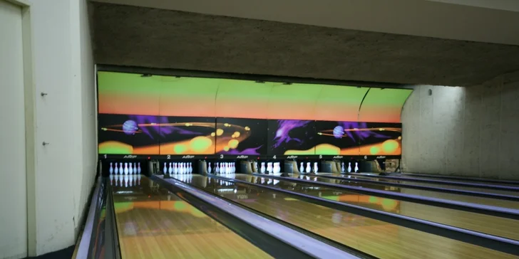 Hodina bowlingu + pivo v Bowle&Bowling