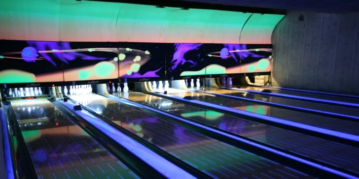 Hodina bowlingu + pivo v Bowle&Bowling