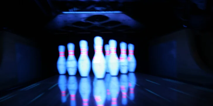 Hodina bowlingu + pivo v Bowle&Bowling