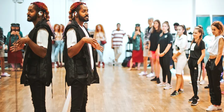 Street Fusion u vás doma: online taneční lekce s Yemim A.D. z Dance Academy Prague by Yemi