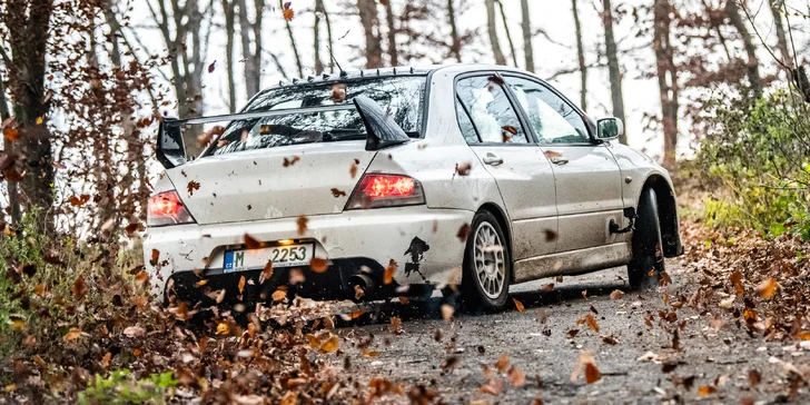 Rally jízda v Mitsubishi Lancer EVO IX: 15–60 min. řízení či spolujízdy