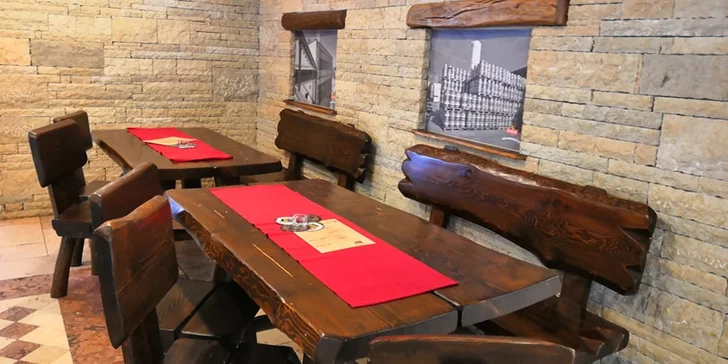 Klasický nebo dvoupatrový burger a domácí hranolky pro 1 i 2 osoby