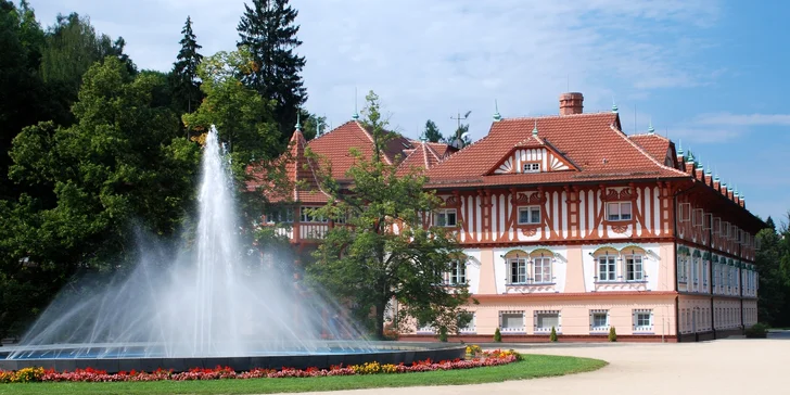 Lázeňský pobyt na kolonádě v Luhačovicích: relax s polopenzí a procedurami