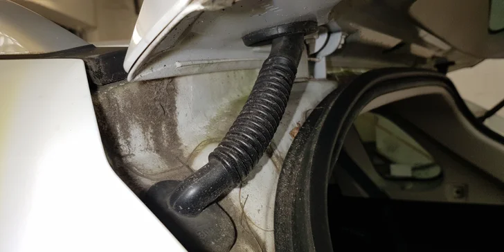 Skvělá péče o auto: otevřené vouchery na veškeré služby ruční Myčky v centru