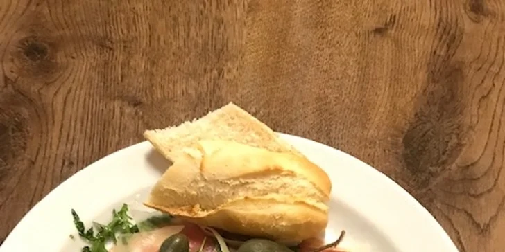 3chodové menu v centru Prahy: kuřecí prsíčka, vepřový steak i dezert