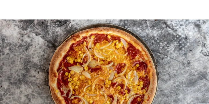Klasická či speciální pizza, salát s kuřecím i burger z podniku Comics pizza