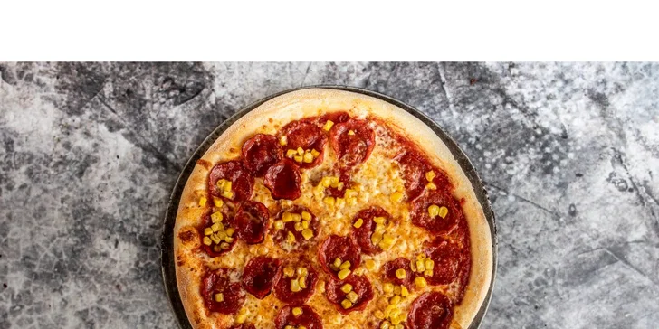 Klasická či speciální pizza, salát s kuřecím i burger z podniku Comics pizza