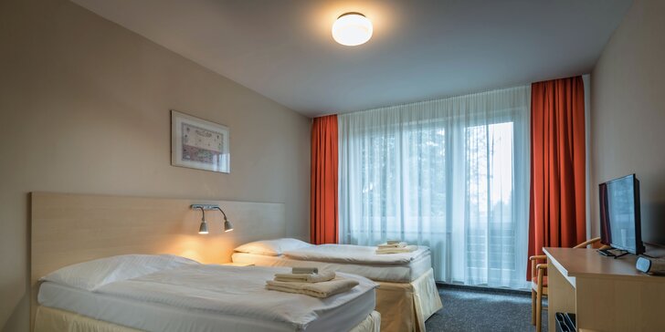 Relax v hotelu Aqua**: 10 nebo 21 léčebných procedur a termální bazény