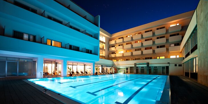 Relax v hotelu Aqua: bylinková parní sauna, plavecký bazén i polopenze