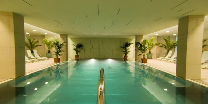 Relax v hotelu Aqua**: 10 nebo 21 léčebných procedur a termální bazény