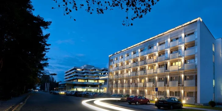 Relax v hotelu Aqua: vstup do aquaparku, plavecký bazén i polopenze
