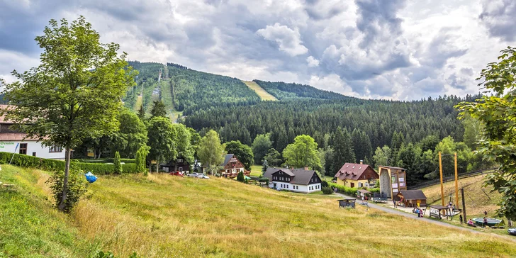 Relax v Harrachově: pokoj nebo apartmán s privátní vířivkou a snídaní