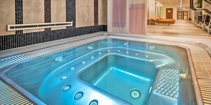 Relax v hotelu Aqua: vstup do aquaparku, plavecký bazén i polopenze