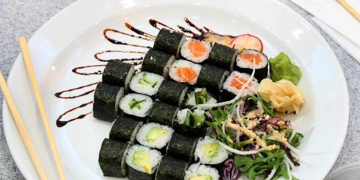 Parádní sushi sety: 10–52 ks rolek i se salátem, nudlemi či polévkami