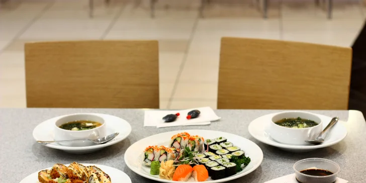 Parádní sushi sety: 10–52 ks rolek i se salátem, nudlemi či polévkami