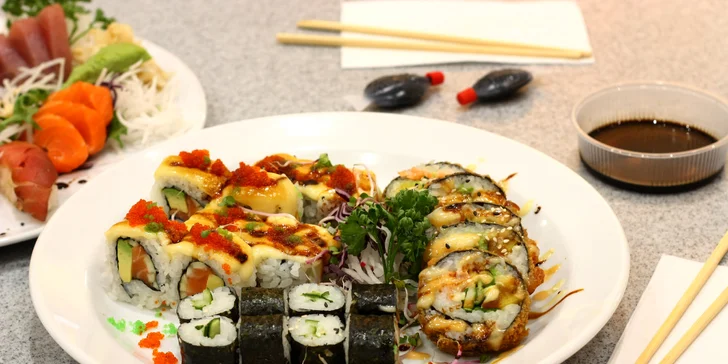Parádní sushi sety: 10–52 ks rolek i se salátem, nudlemi či polévkami