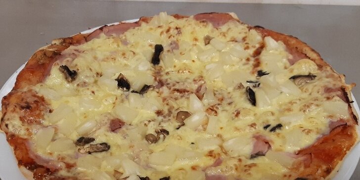 2× pizza o průměru 32 cm i s rozvozem: výběr z 11 druhů včetně šunkové, žampionové či brokolicové