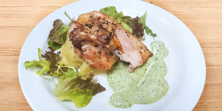 3chodové menu v centru Prahy: kuřecí prsíčka, vepřový steak i dezert