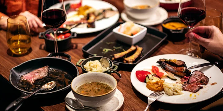 5chodové degustační menu pro dva v restauraci The Artisan. Nedělní odpoledne s českými lahůdkami