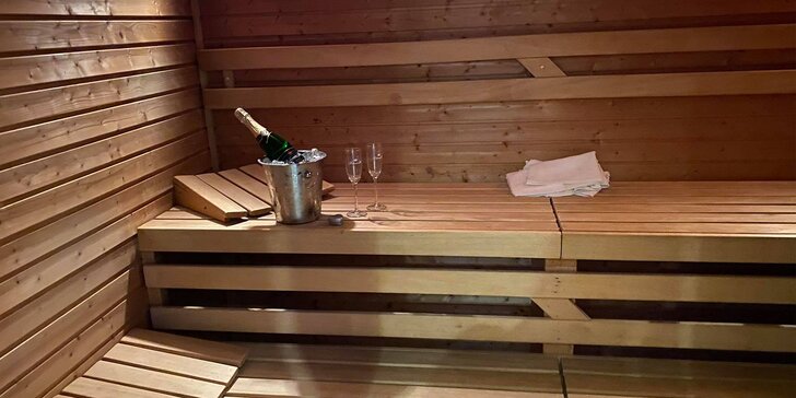 Dopřejte si relax: 90 nebo 120 min. v privátní finské sauně i se sektem pro 2 osoby