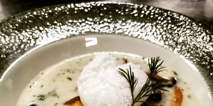 České a středomořské speciality: dárkový poukaz na celé menu restaurace včetně nápojů