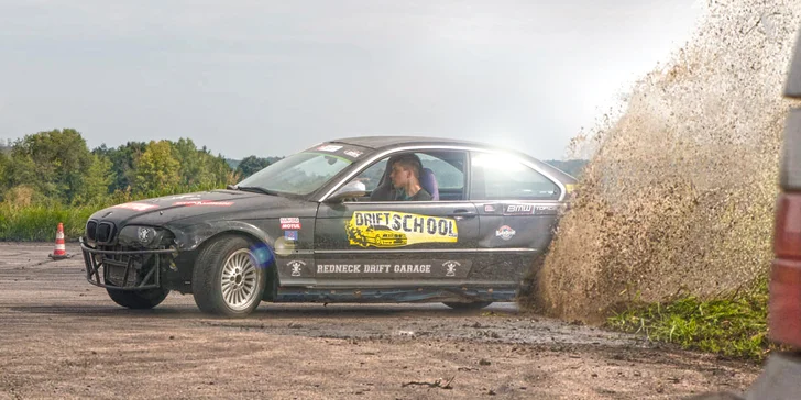 Základní kurz driftování: zapůjčení auta, teorie i praxe a služby instruktora