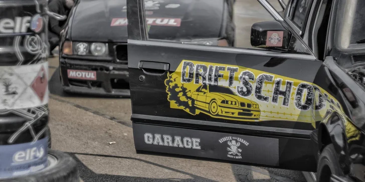 Základní kurz driftování: zapůjčení auta, teorie i praxe a služby instruktora