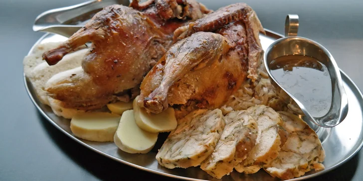 Jesenické menu pro dva: domácí paštika a půlka kachny se zelím a knedlíky