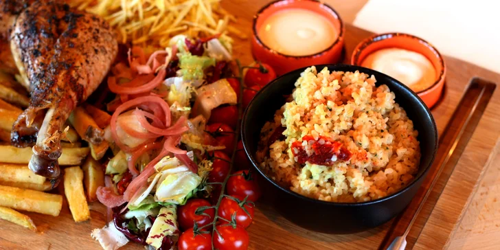 Hostina pro partu: prkno s 8 mini burgery, celou krůtou nebo 4 druhy tataráku a přílohy