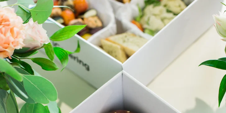 Otevřené vouchery na iBoxíky s hotovými dobrotami: mini burgery, sushi, tortilly i zákusky a zdravá jídla