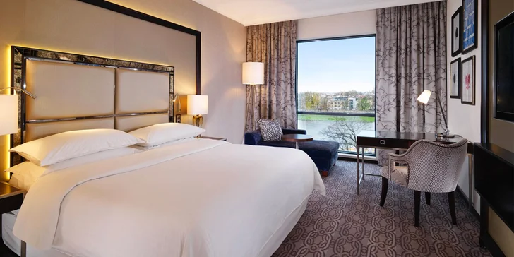Pobyt v nádherném 5* hotelu Sheraton Grand Krakow: snídaně či polopenze a neomezený wellness