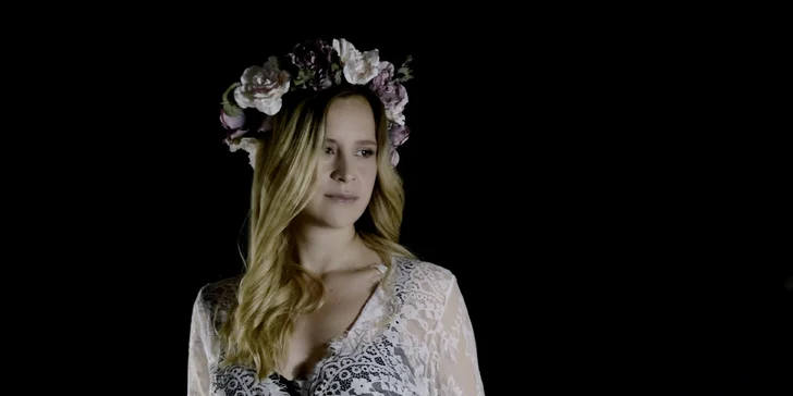 Proměna vizáže s focením v ateliéru, ve stylu glamour i pro těhotné