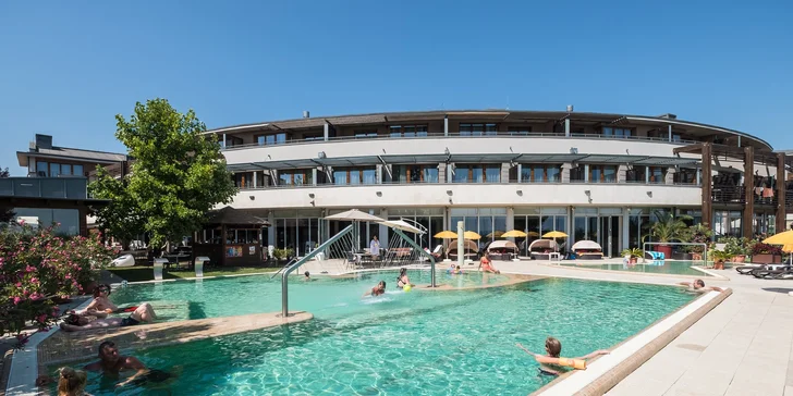 4* hotel na břehu Balatonu: polopenze a neomezený vstup do wellness