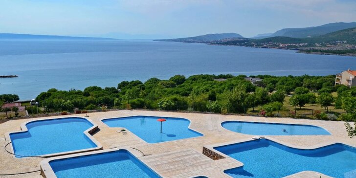 Chorvatsko: pronájem mobilního domu v kempu se vstupem do bazénů