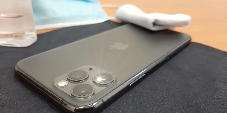 Čištění a dezinfekce iPhone: dezinfekce UV lampou i softwarová diagnostika