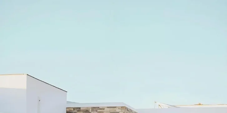 Všechny pokoje mají balkon či terasu.